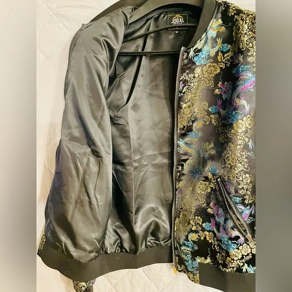 Light weight beautiful Jacket Size Medium - Picture 4 of 6